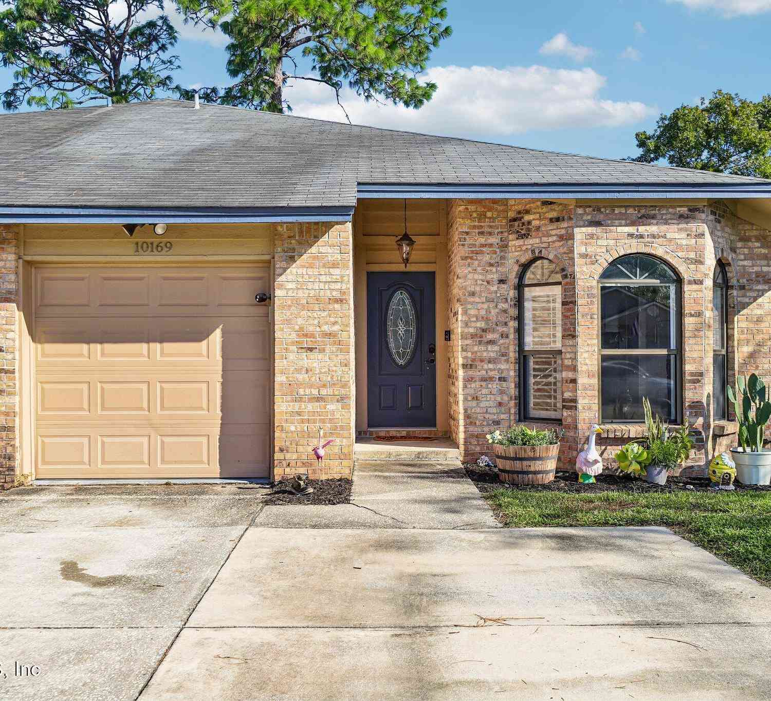Townhouse For Sale - 10169 Geni Hill Circle<br/> Jacksonville, FL 32225
