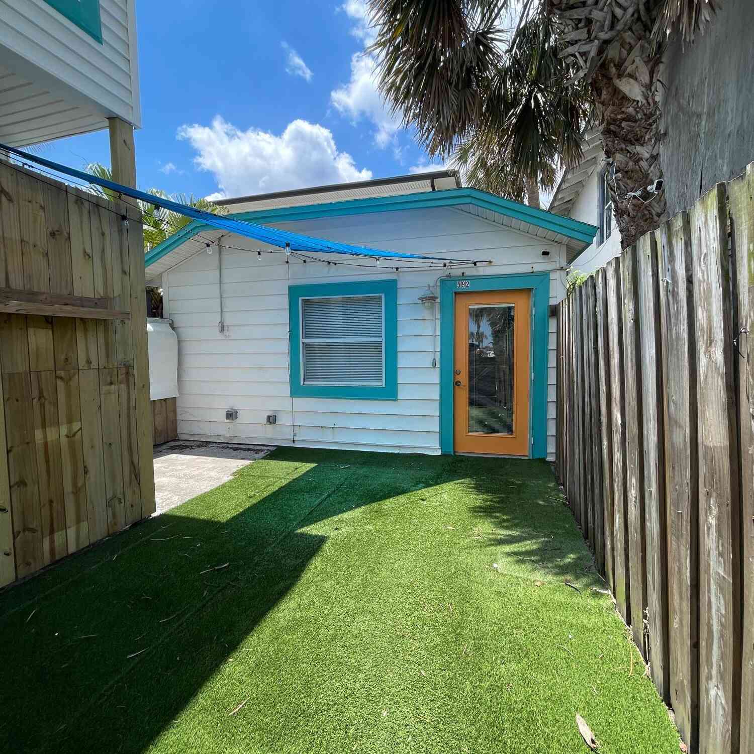Homes For Rent - 590 1st Street #REAR COTTAGE<br/> Jacksonville Beach, FL 32250