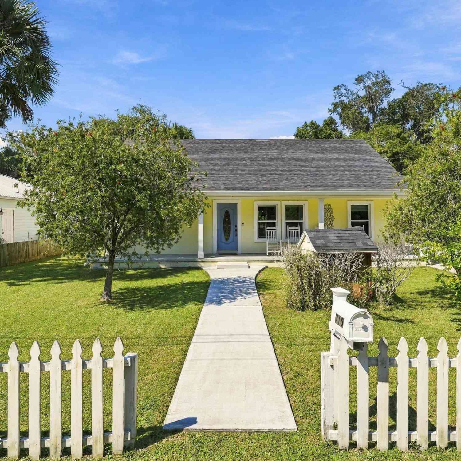 Homes For Sale - 715 S Rodriquez Street<br/> Saint Augustine, FL 32084