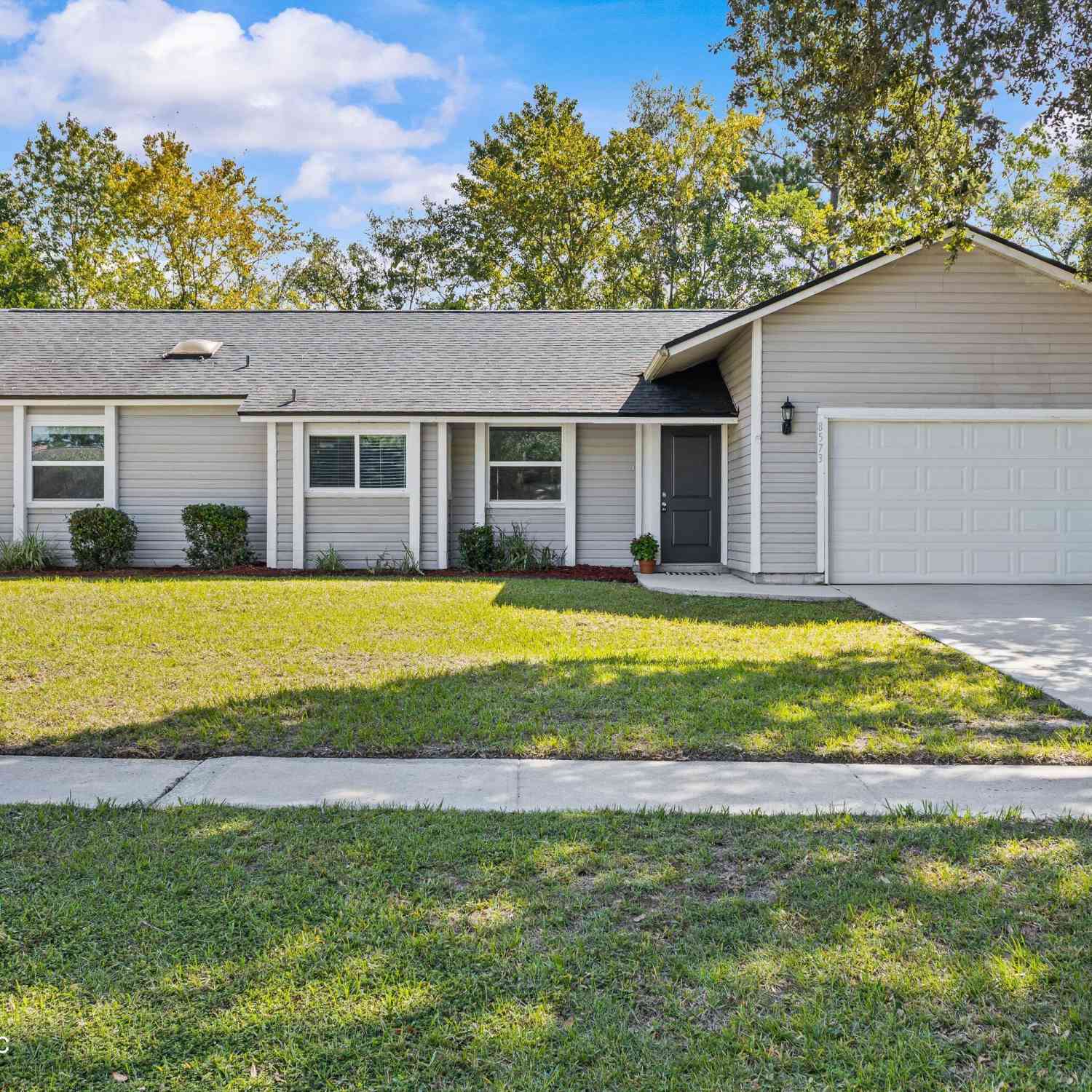 Homes For Sale - 8573 Blackberry Lane<br/> Jacksonville, FL 32244