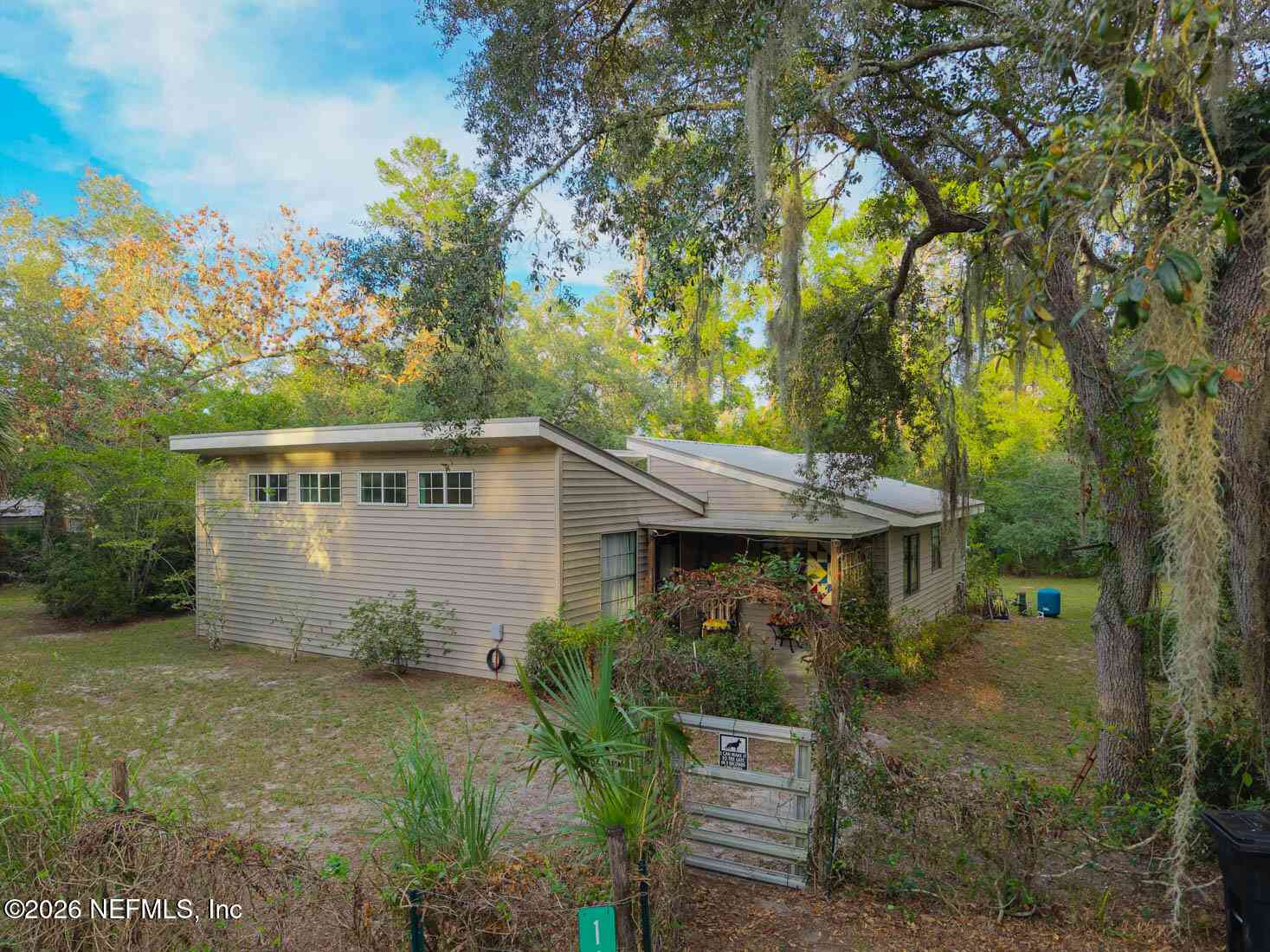 Homes For Sale - 112 Pennsylvania Ave Avenue<br/> Satsuma, FL 32189