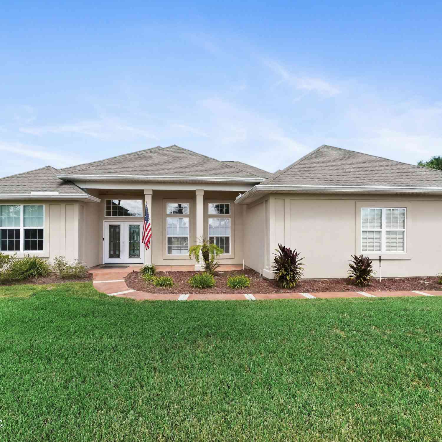 Homes For Sale - 14557 Lagoon Drive<br/> Jacksonville, FL 32250