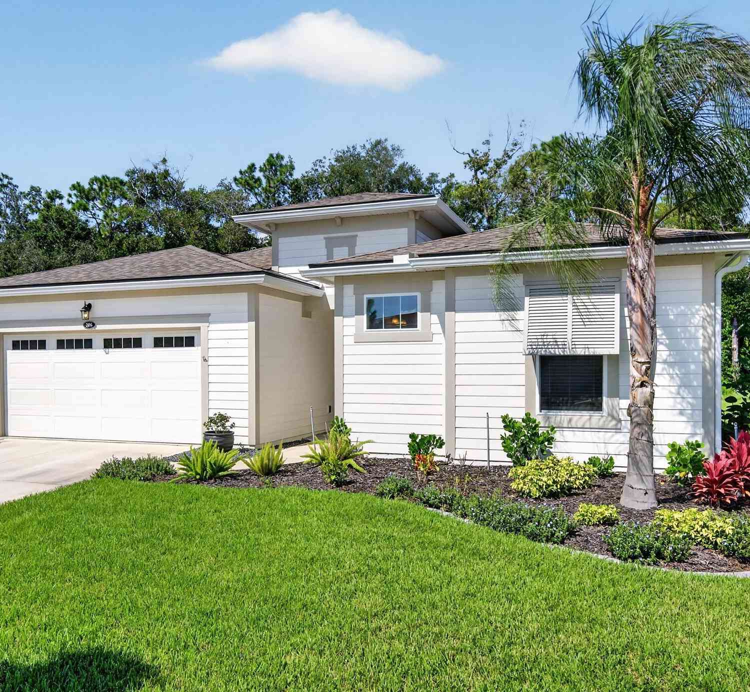 Homes For Sale - 206 Pinellas Way<br/> St. Johns, FL 32259