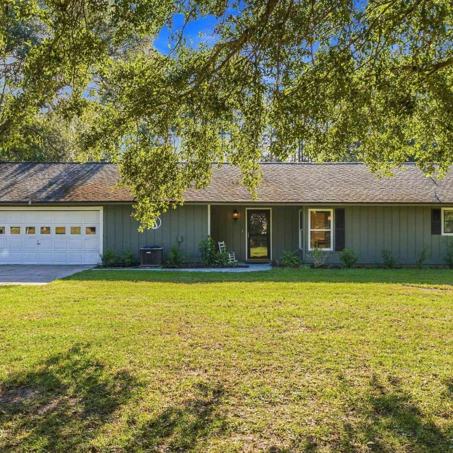 Homes For Sale - 85318 Blackmon Road<br/> Yulee, FL 32097