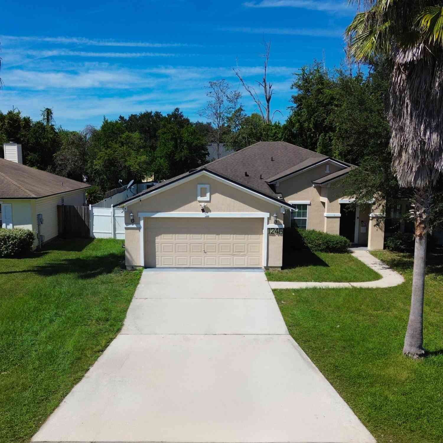 Homes For Sale - 1246 Summit Oaks Drive<br/> Jacksonville, FL 32221
