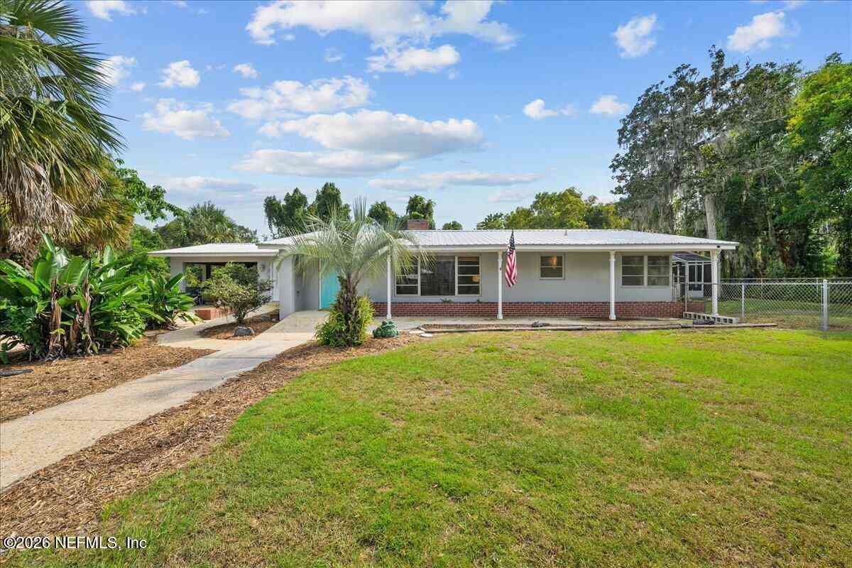 Homes For Sale - 301 Lakeview Avenue<br/> Crescent City, FL 32112