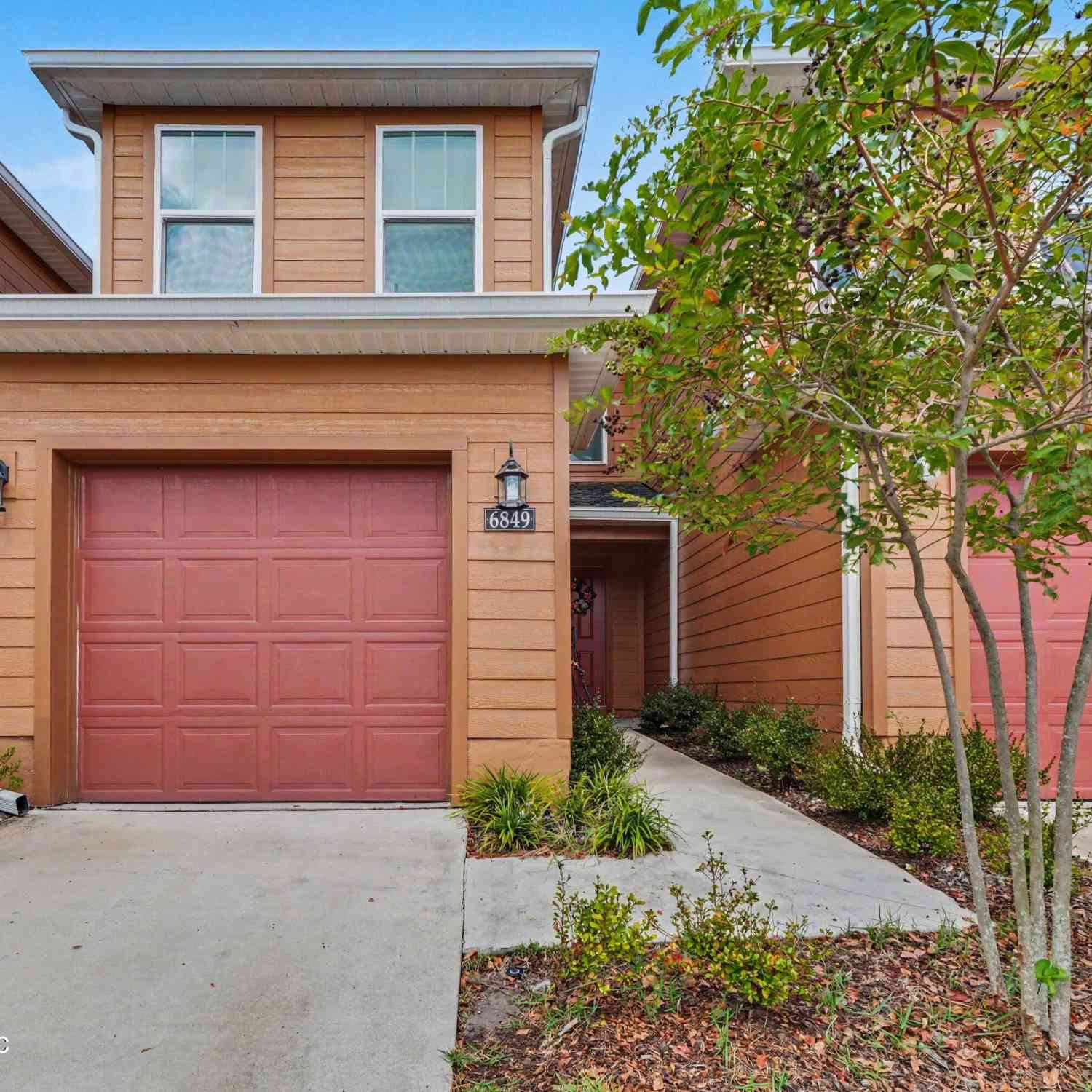 Townhouse For Sale - 6849 Lake Mist Lane<br/> Jacksonville, FL 32210