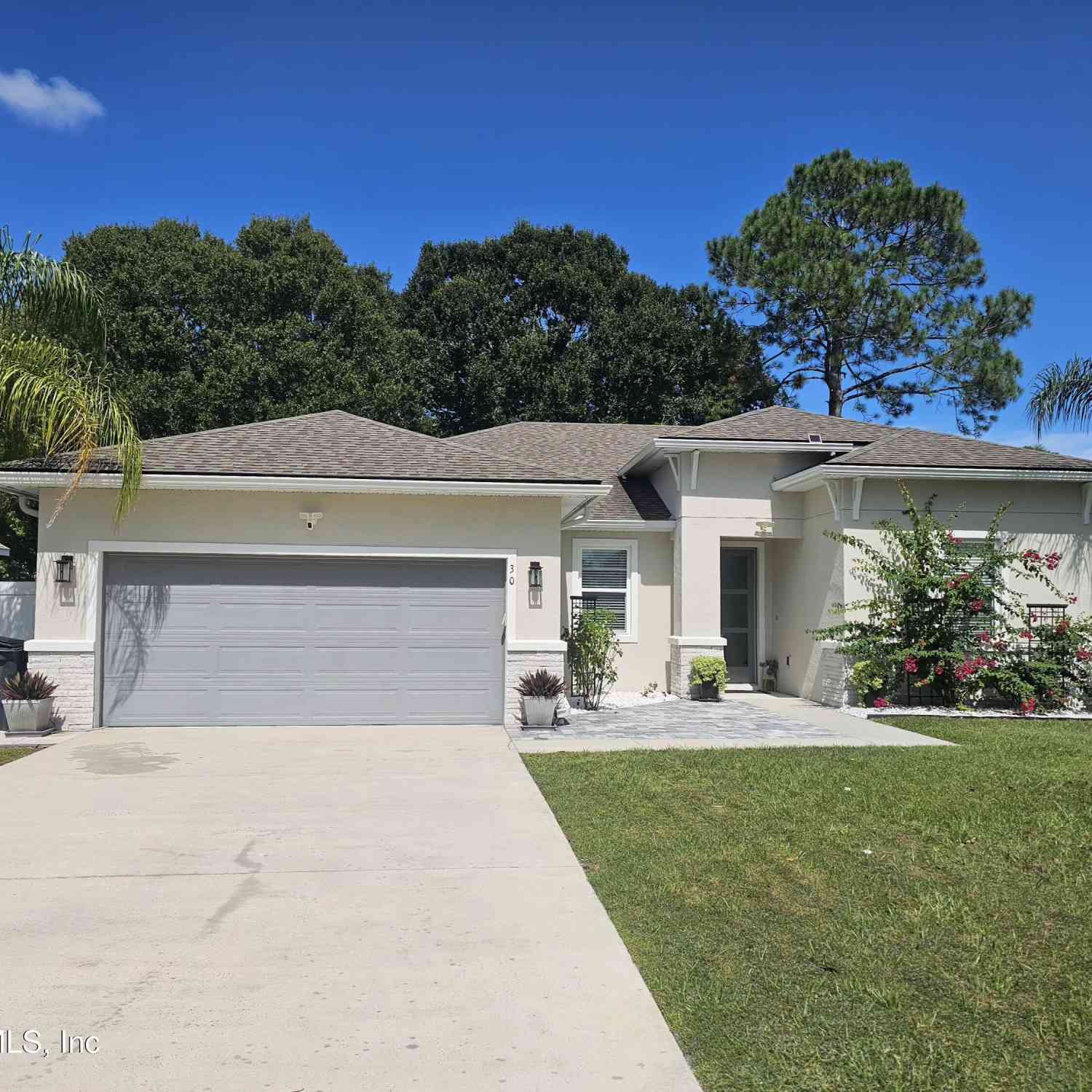 Homes For Sale - 30 White Star Drive<br/> Palm Coast, FL 32164