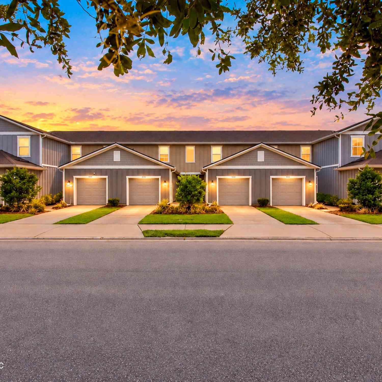 Townhouse For Rent - 9555 Star Drive<br/> Jacksonville, FL 32256