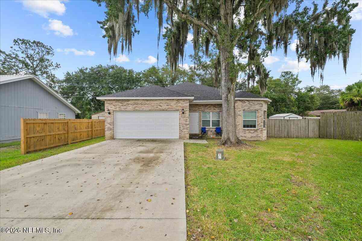 Homes For Sale - 6107 W 1st Manor<br/> Palatka, FL 32177
