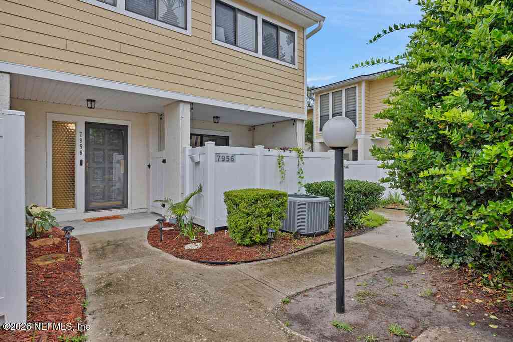 Condo For Sale - 7956 Los Robles Court #7956<br/> Jacksonville, FL 32256