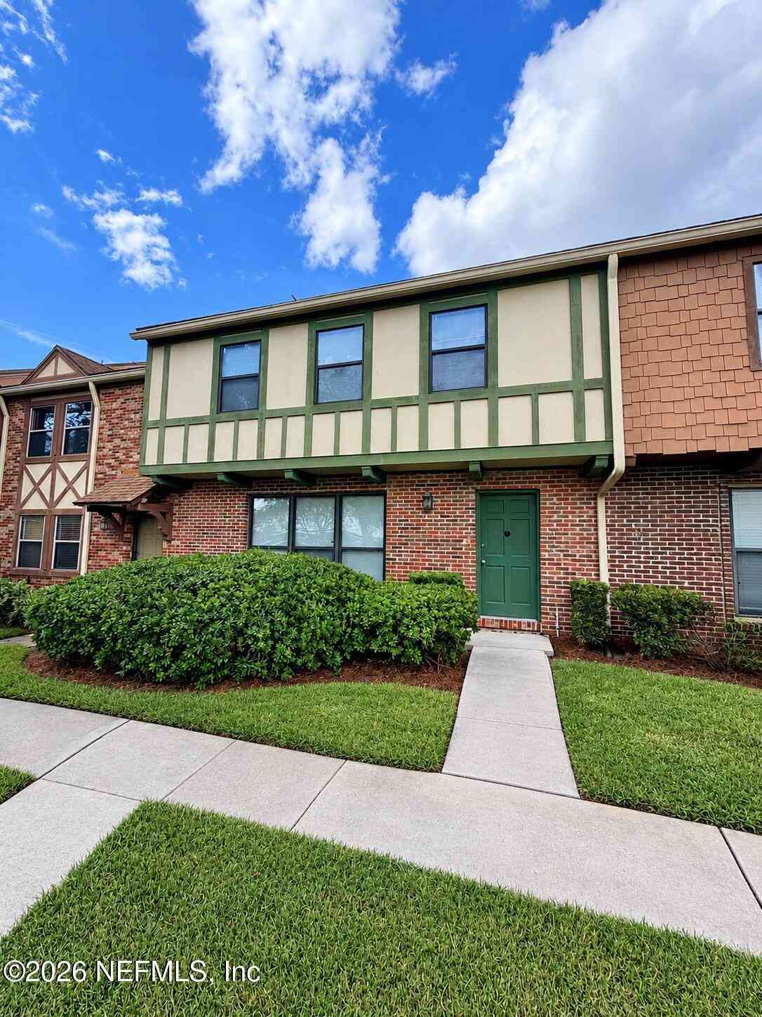Townhouse For Rent - 8175 Sutton Place<br/> Jacksonville, FL 32217