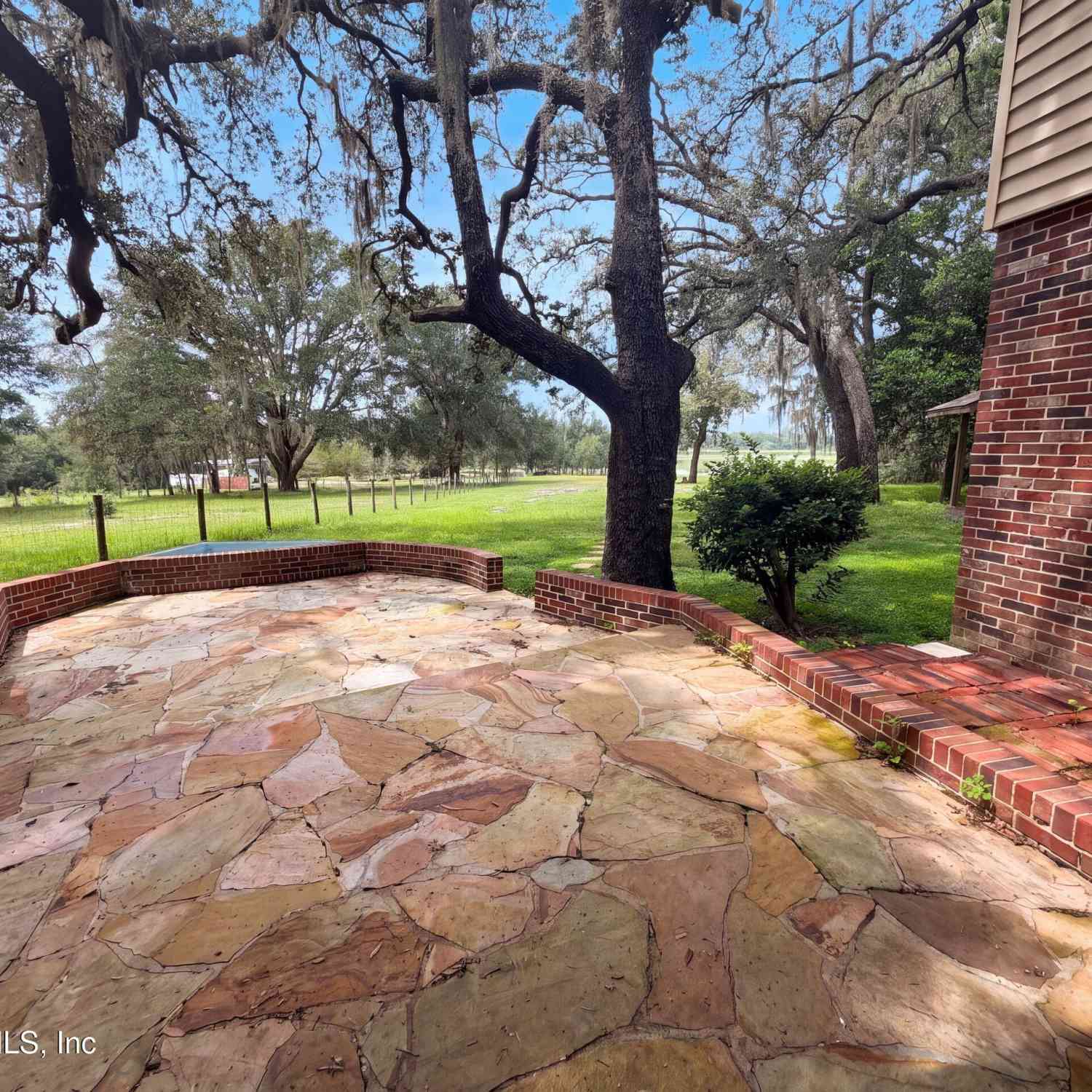 Homes For Sale - 8042 County Line Road<br/> Clay County, Melrose, FL 32666