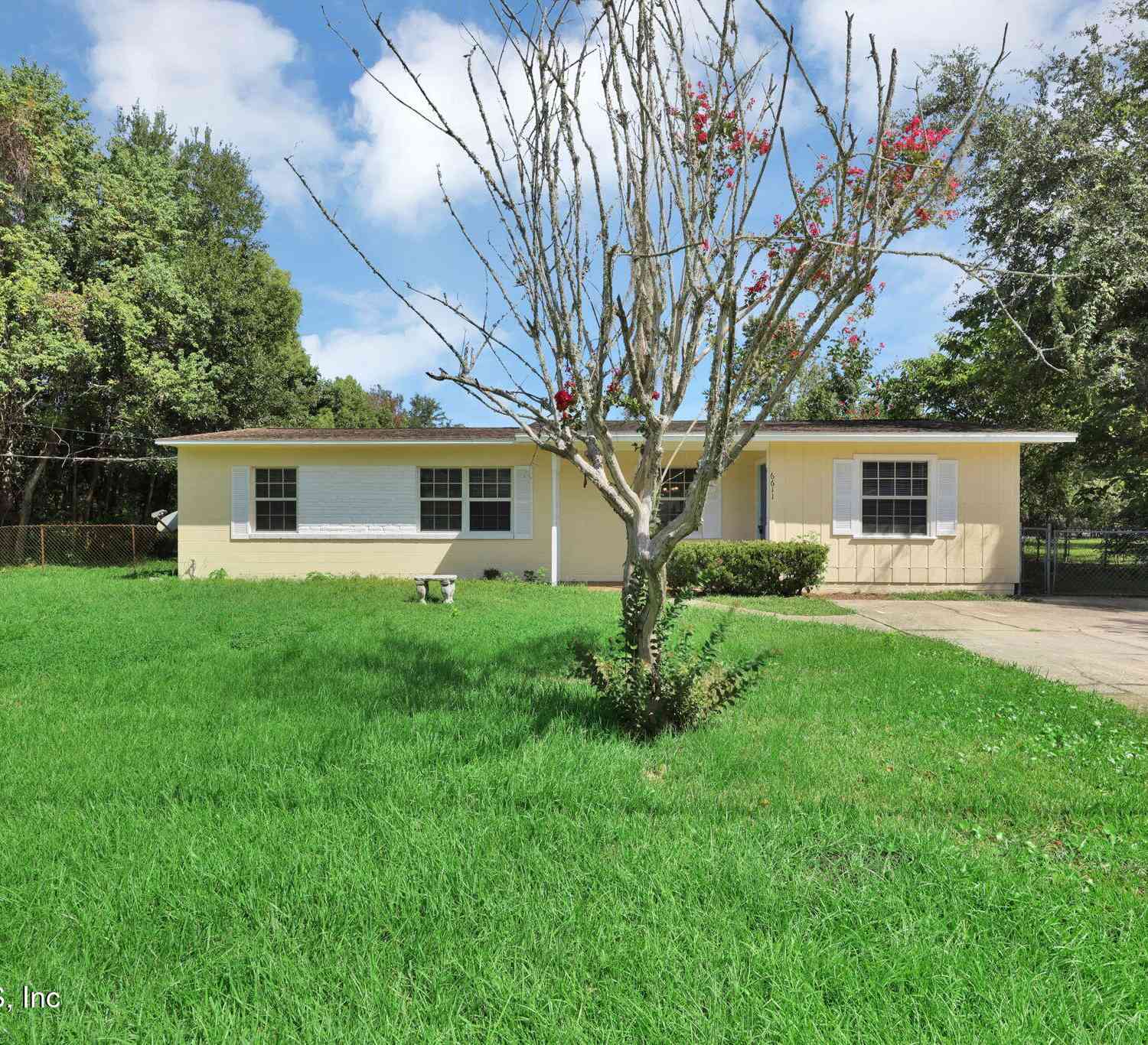 Homes For Sale - 6611 Starling Avenue<br/> Jacksonville, FL 32216