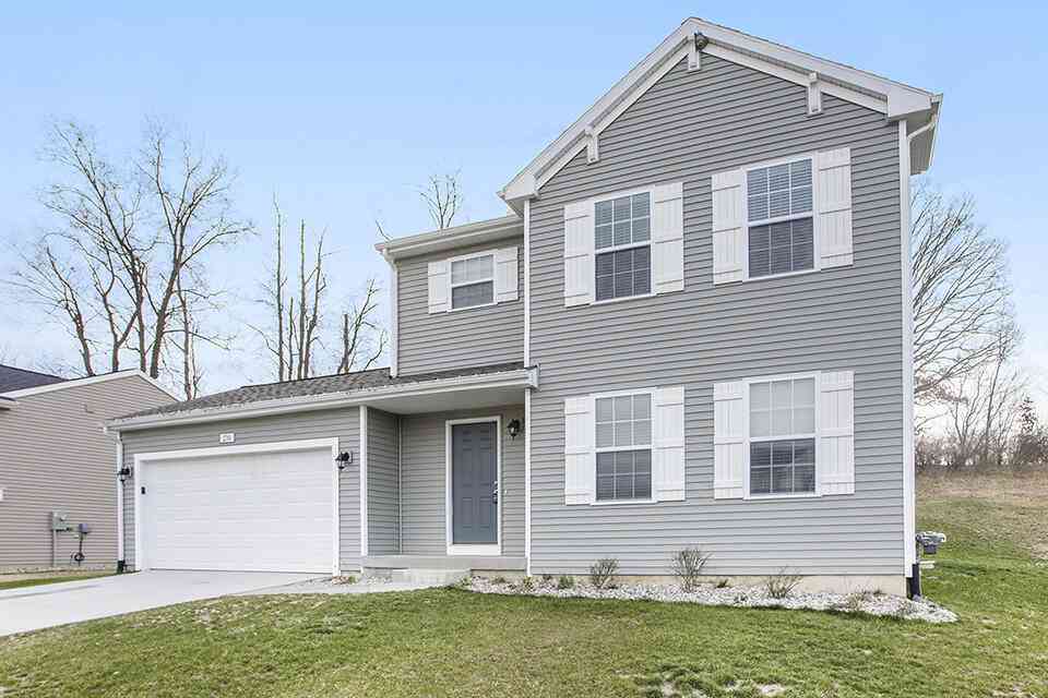 Homes For Sale - 1111 Cedarwood Drive<br/> Montcalm County, Greenville, MI 48838