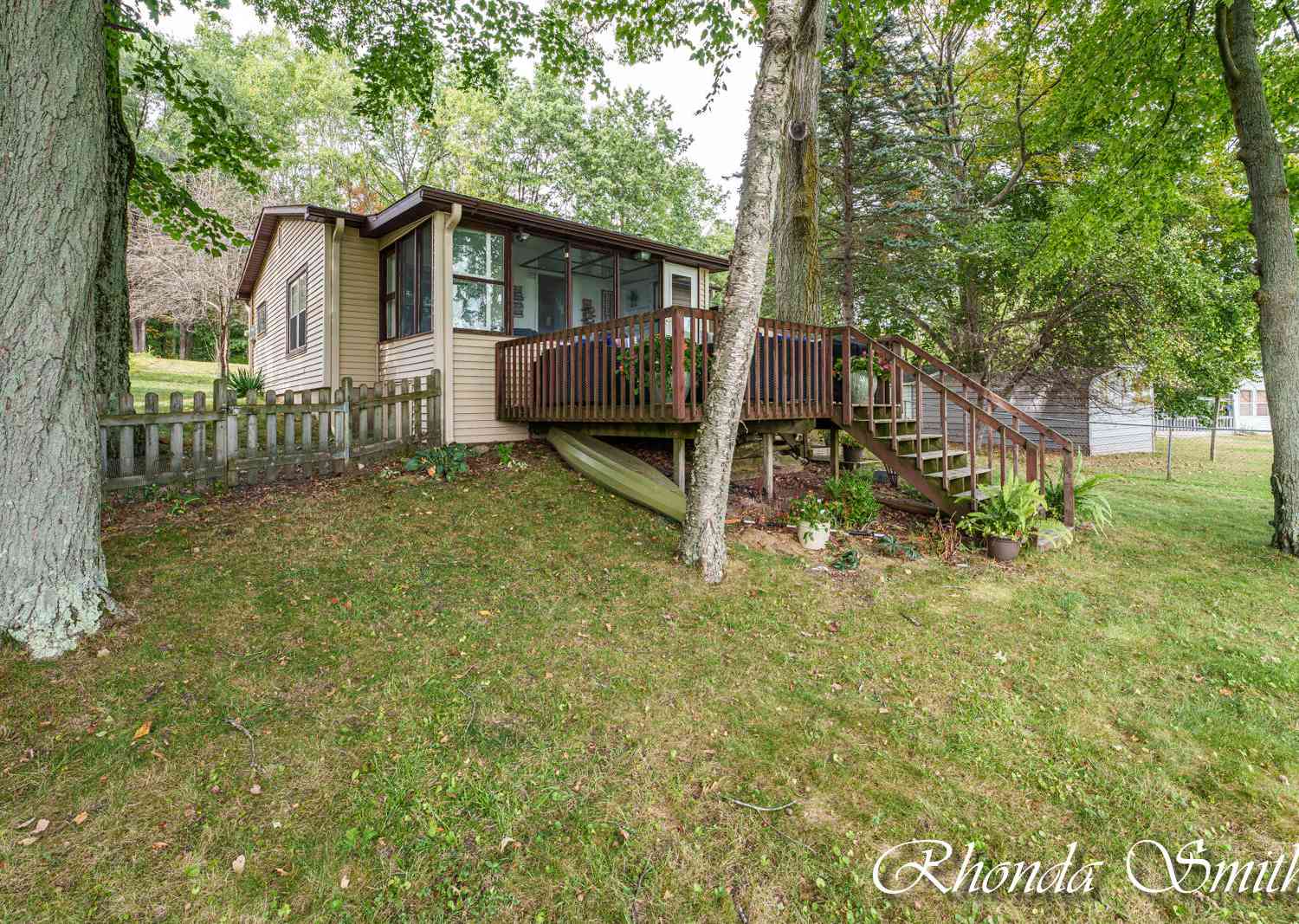 Homes For Sale - 11432 Lakeshore Drive<br/> Montcalm County, Lakeview, MI 48850