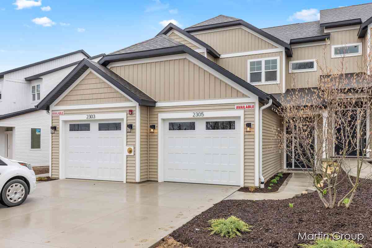 Condo For Sale - 2299 Watertown Way<br/> Grand Rapids, MI 49505