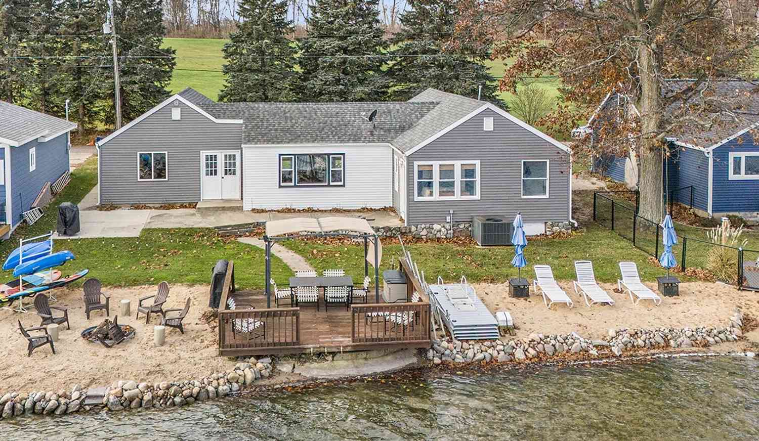 Homes For Sale - 75 14 Mile Road<br/> Sparta, MI 49345