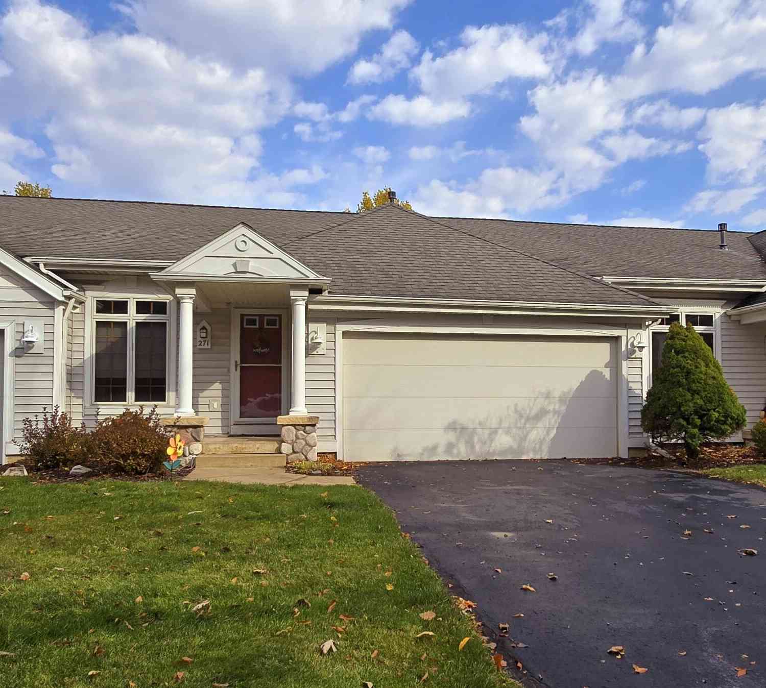 Condo For Sale - 271 Shoreside Drive<br/> Grand Rapids, MI 49548