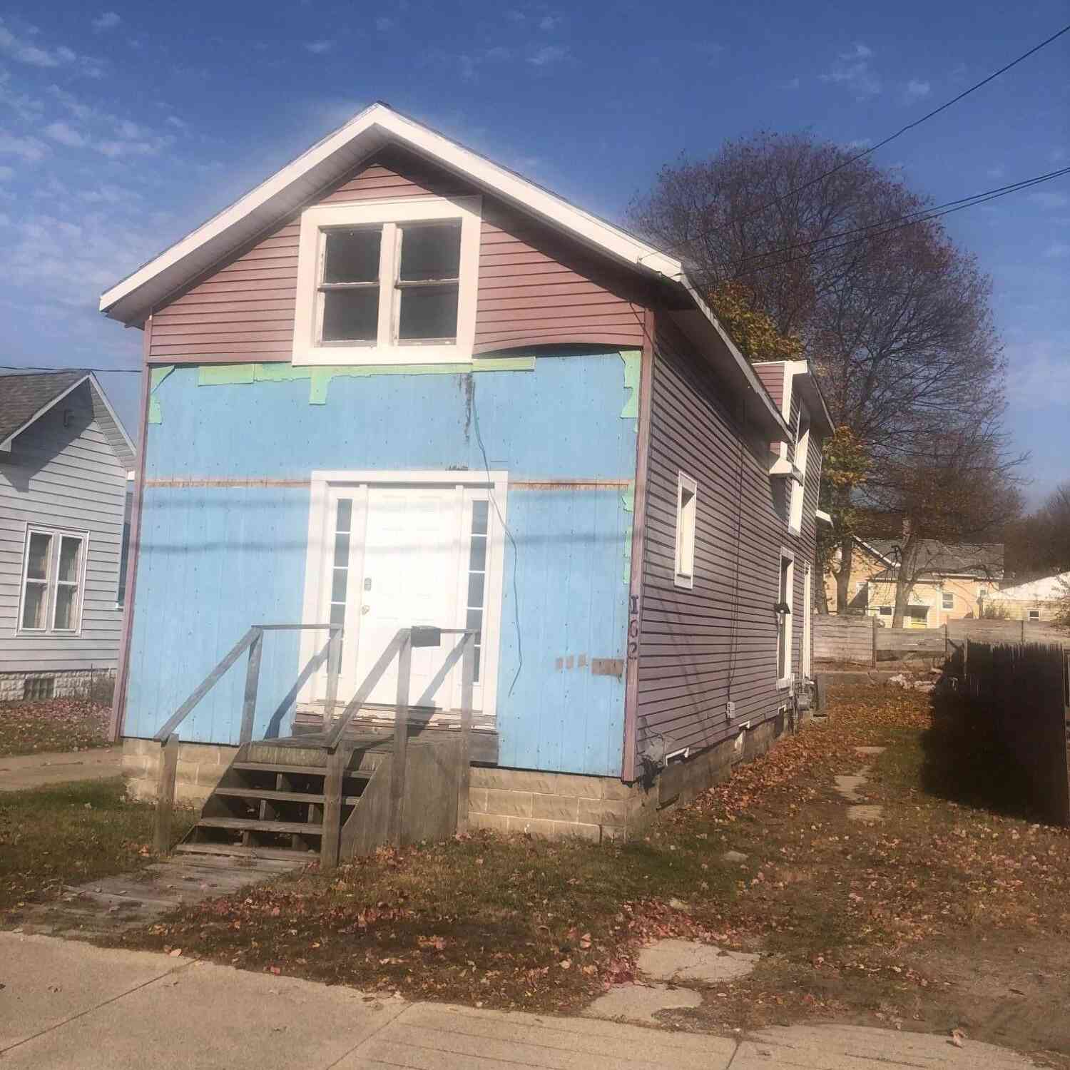 Homes For Sale - 162 Harrison Street<br/> Manistee, MI 49660