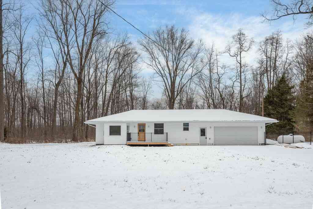 Homes For Sale - 69302 42nd Avenue<br/> Covert, MI 49043