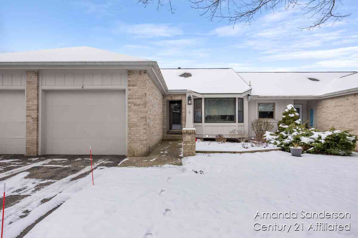 Condo For Sale - 4 Skyline Circle<br/> Grand Rapids, MI 49504