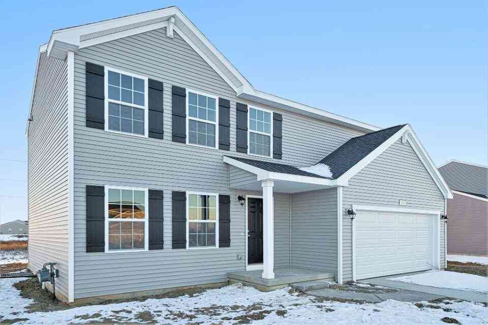 Homes For Sale - 525 Douglass Court<br/> Jackson, MI 49201