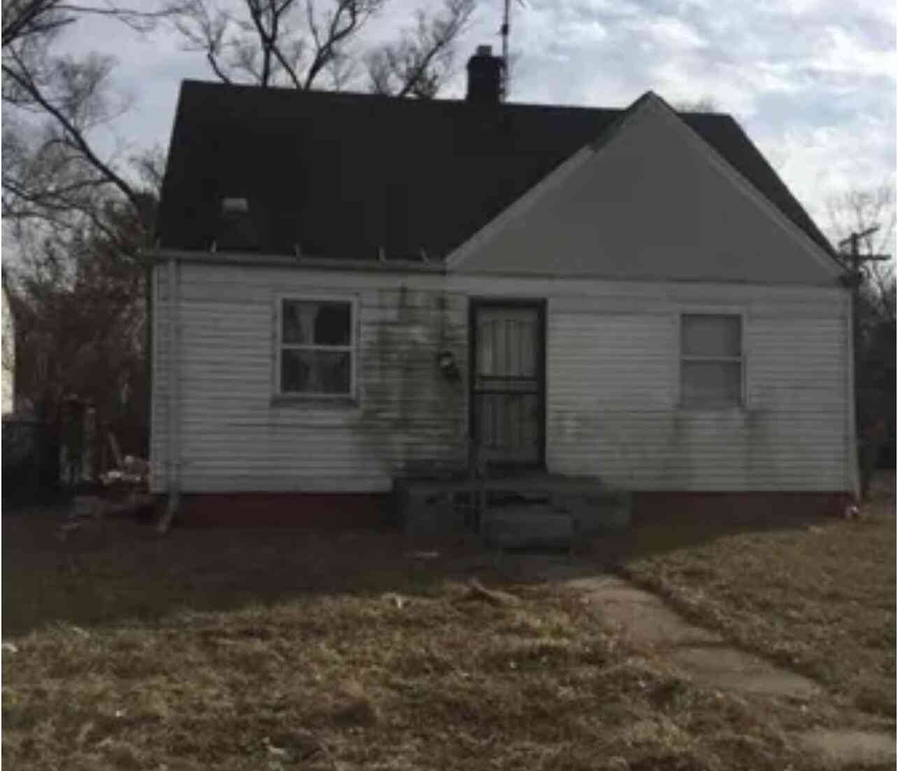 Homes For Sale - 16911 W Chicago Street<br/> Detroit, MI 48228