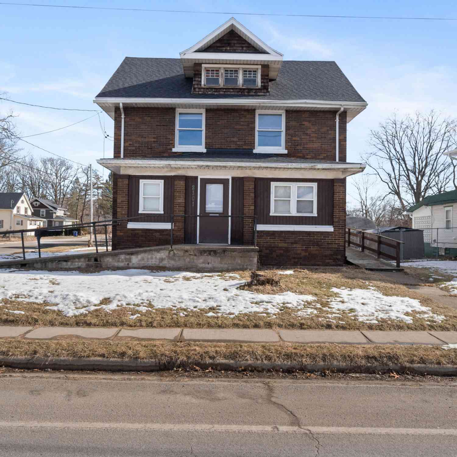 Homes For Sale - 2101 Francis Street<br/> Jackson, MI 49203
