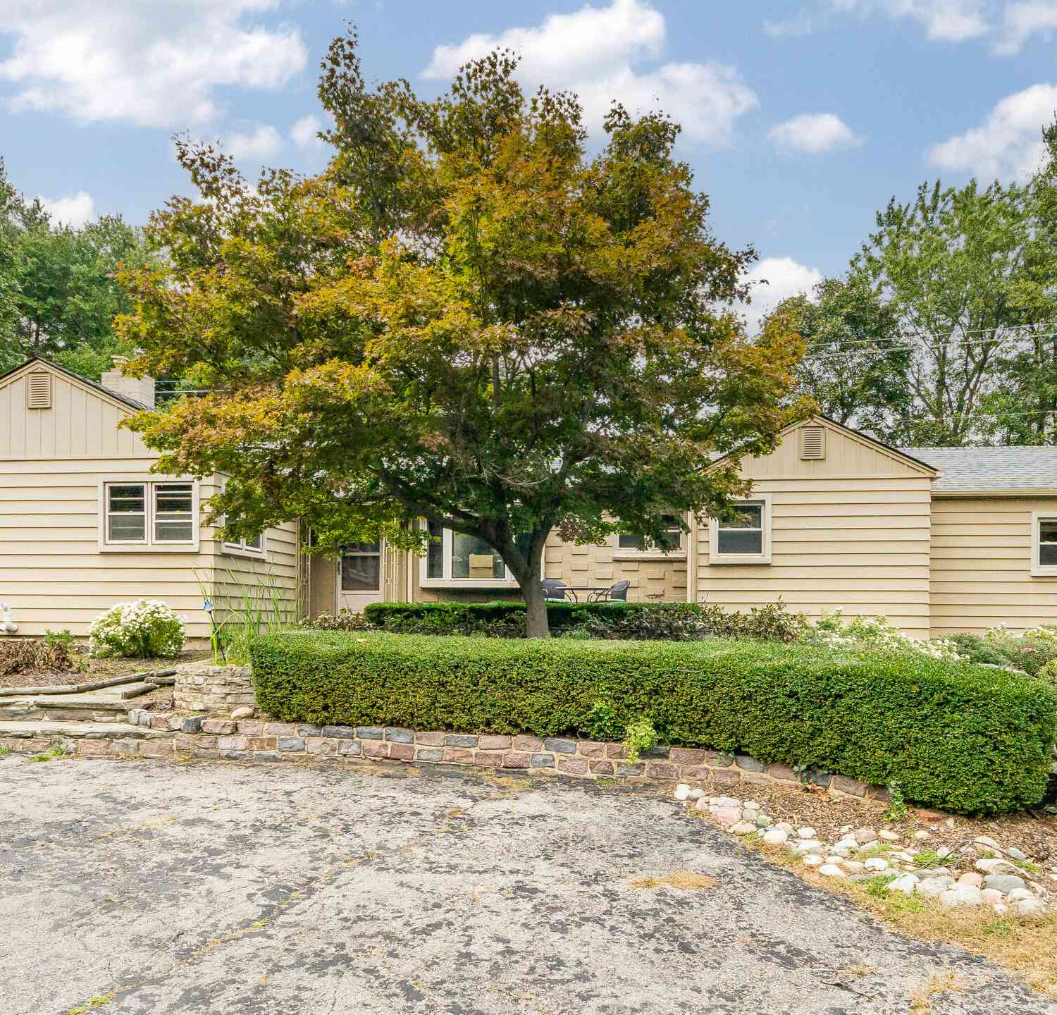 Homes For Rent - 46920 W Seven Mile Road<br/> Northville, MI 48167