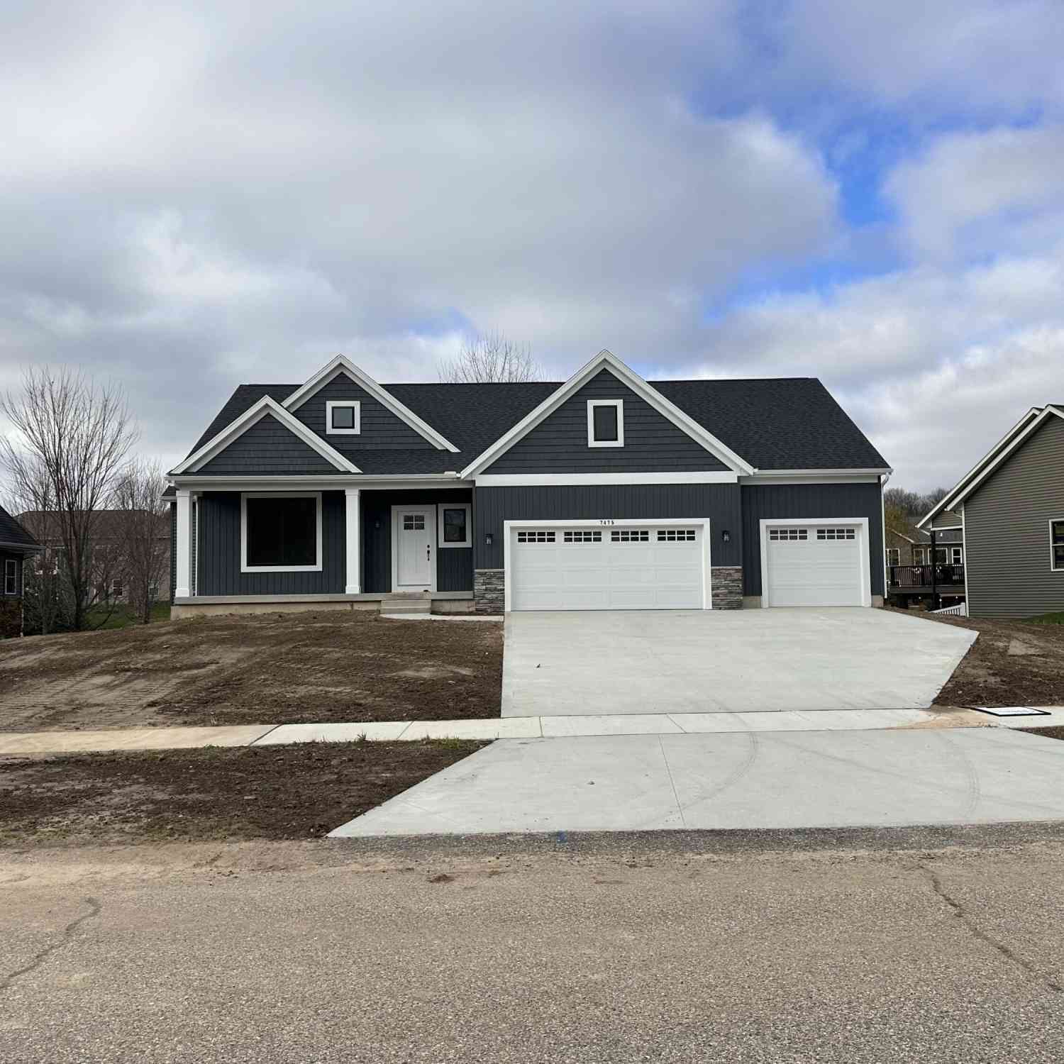 Homes For Sale - 9302 28th Avenue<br/> Jenison, MI 49428