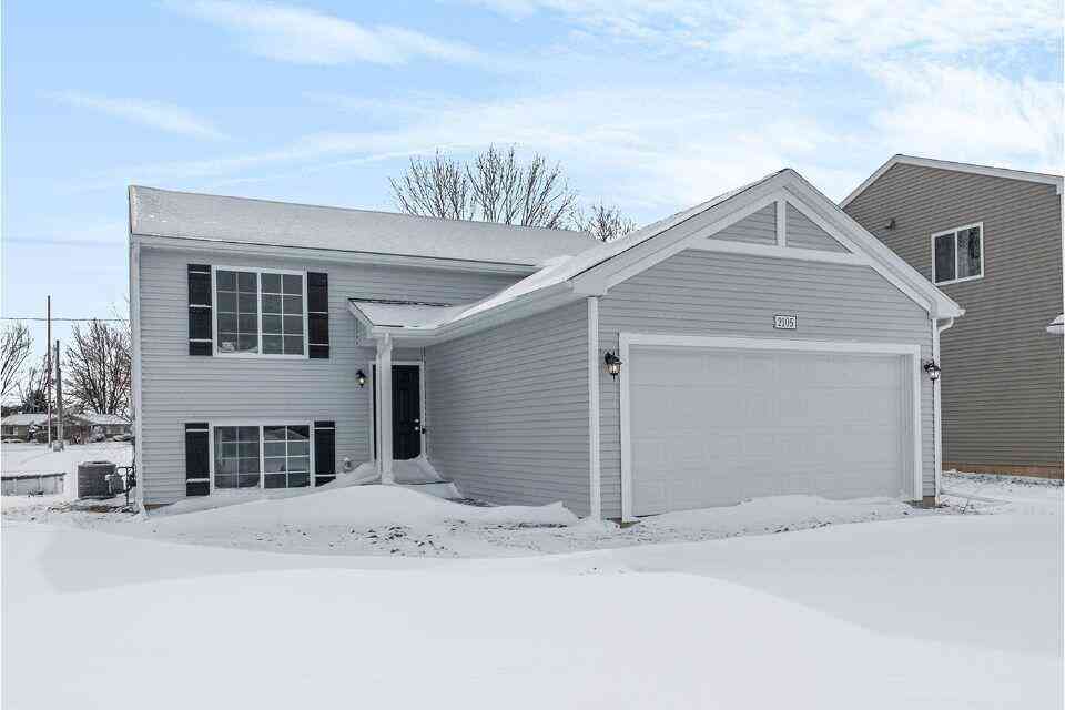 Homes For Sale - 583 Manorwood Circle<br/> Benton Harbor, MI 49022