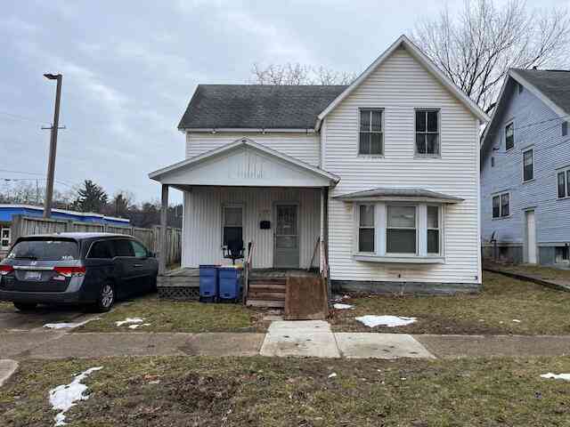 Homes For Sale - 1221 Garfield Avenue<br/> Grand Rapids, MI 49504