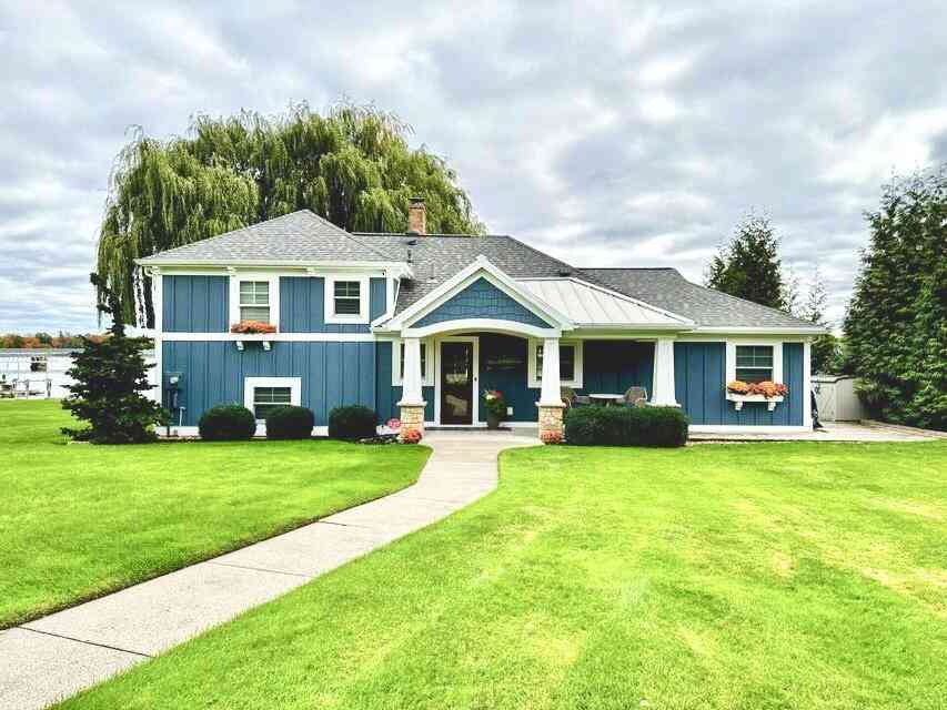 Homes For Sale - 15730 Connelly Avenue<br/> Spring Lake, MI 49456