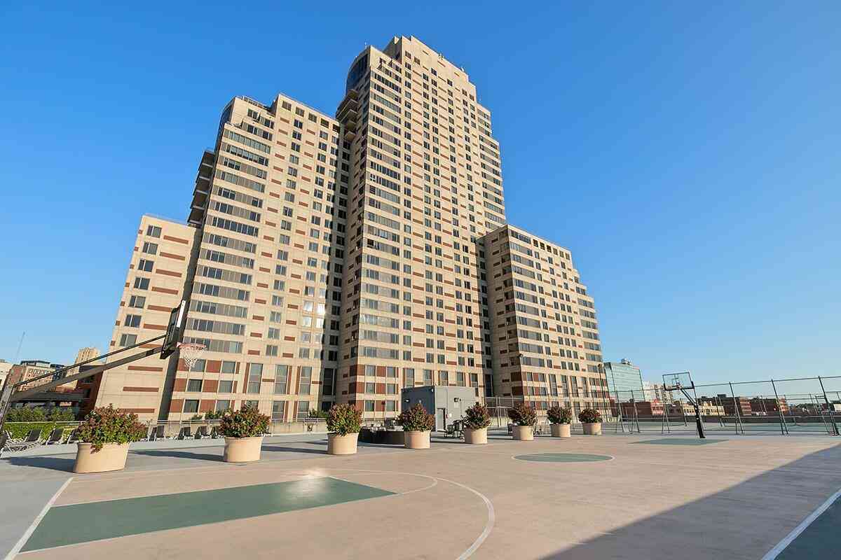 Condo For Sale - 32 Campau Circle #2703<br/> Grand Rapids, MI 49503