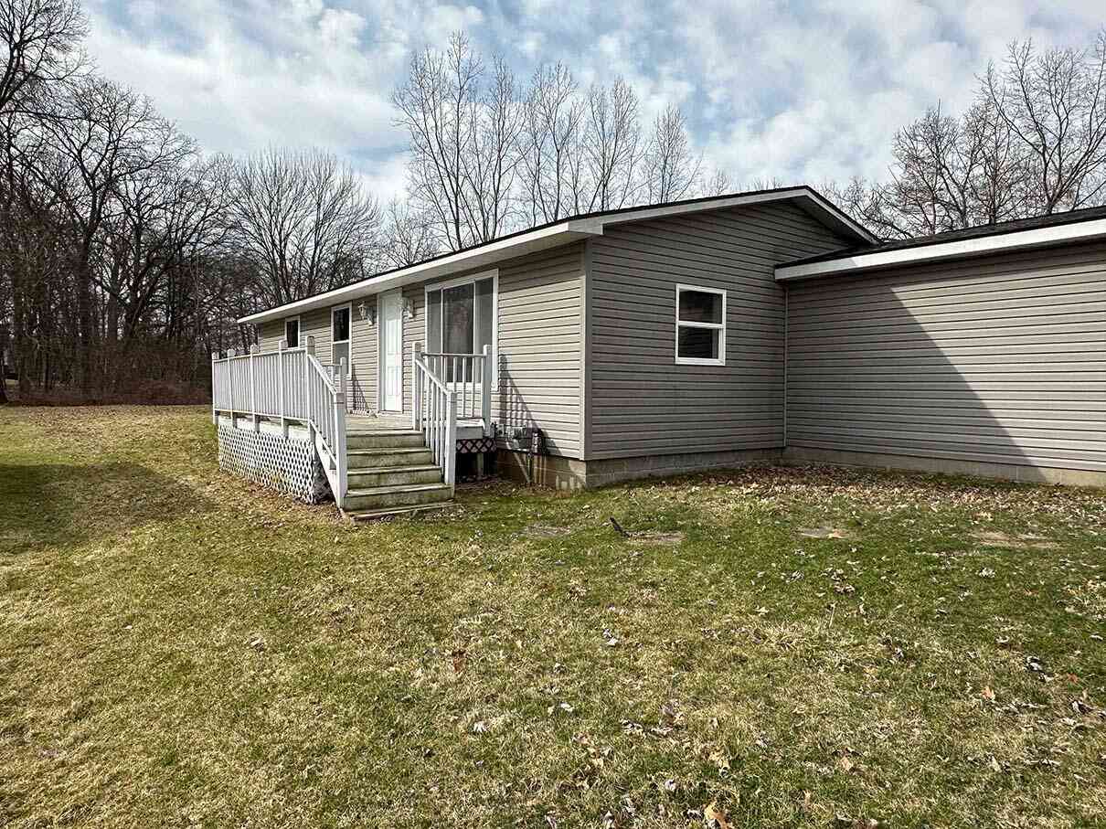 Homes For Sale - 2428 Dean Drive<br/> Highland, MI 48356