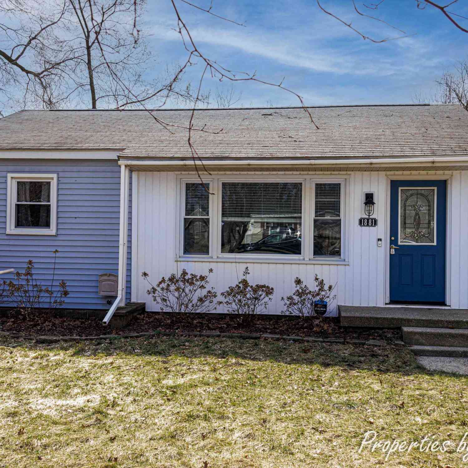Homes For Sale - 1881 Manor Drive<br/> Muskegon County, Norton Shores, MI 49441