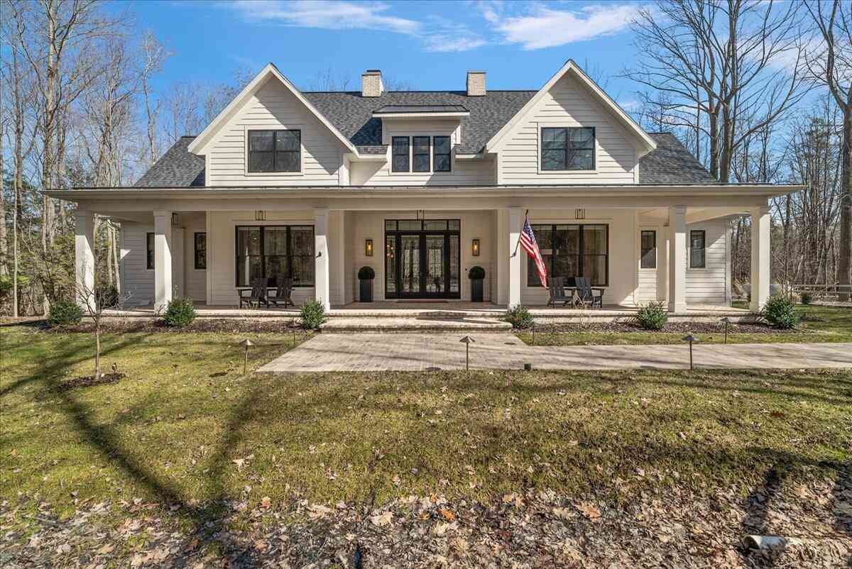 Homes For Sale - 7077 Larue Lane<br/> Fennville, MI 49408