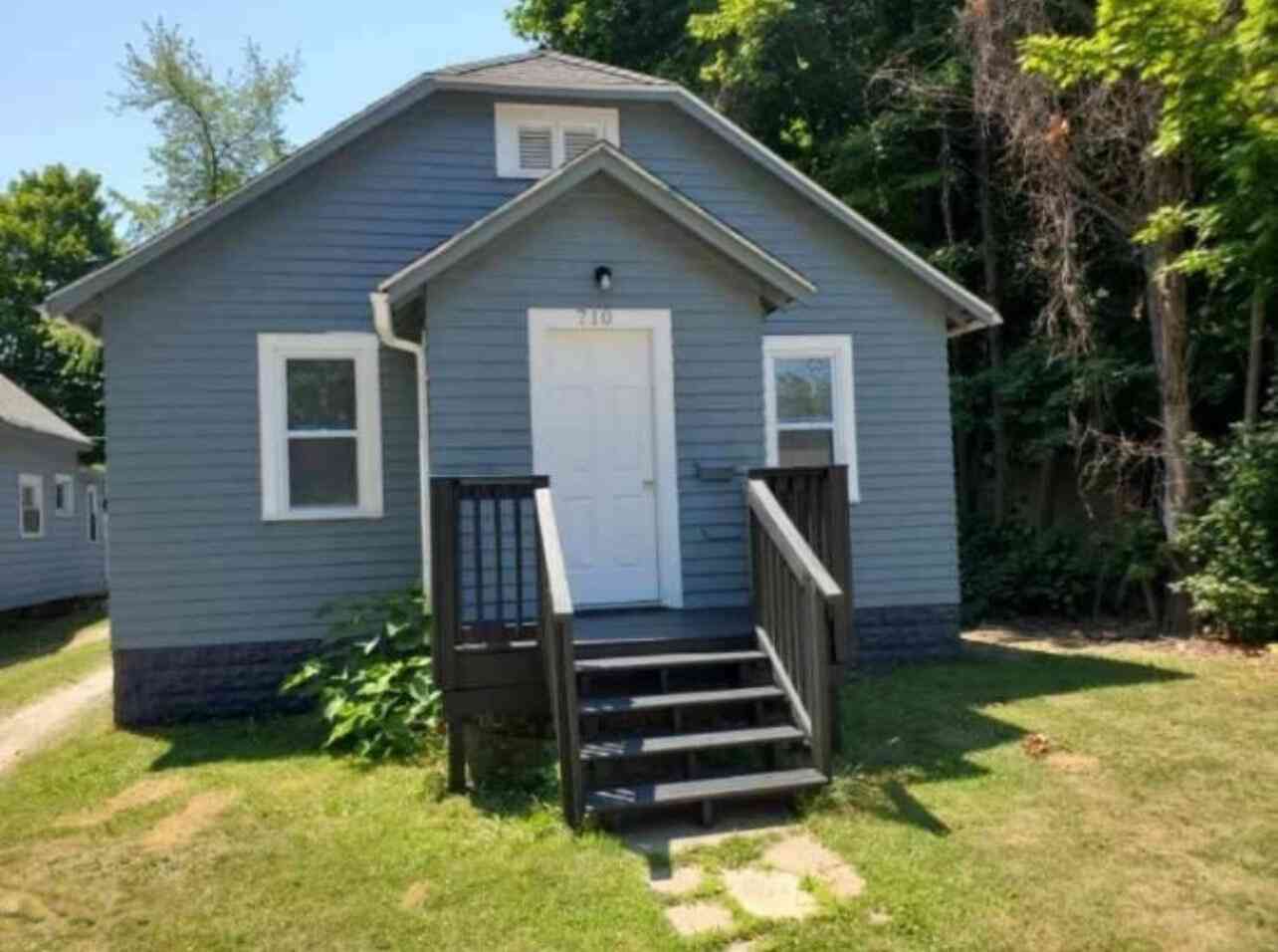 Homes For Sale - 710 Buss Avenue<br/> Berrien County, Benton Harbor, MI 49022