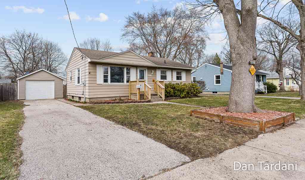 Homes For Sale - 2080 Philo Avenue<br/> Muskegon, MI 49441