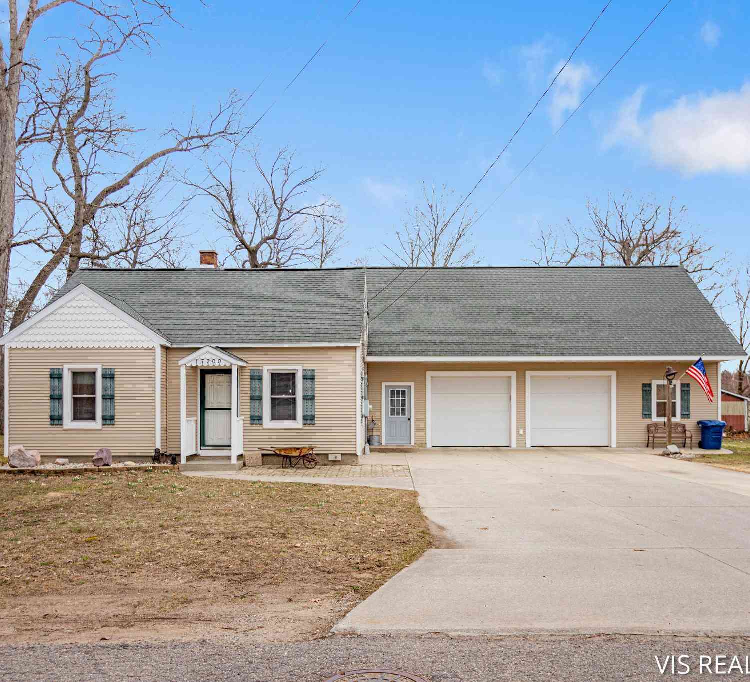 Homes For Sale - 17200 Franklin Avenue<br/> Spring Lake, MI 49456