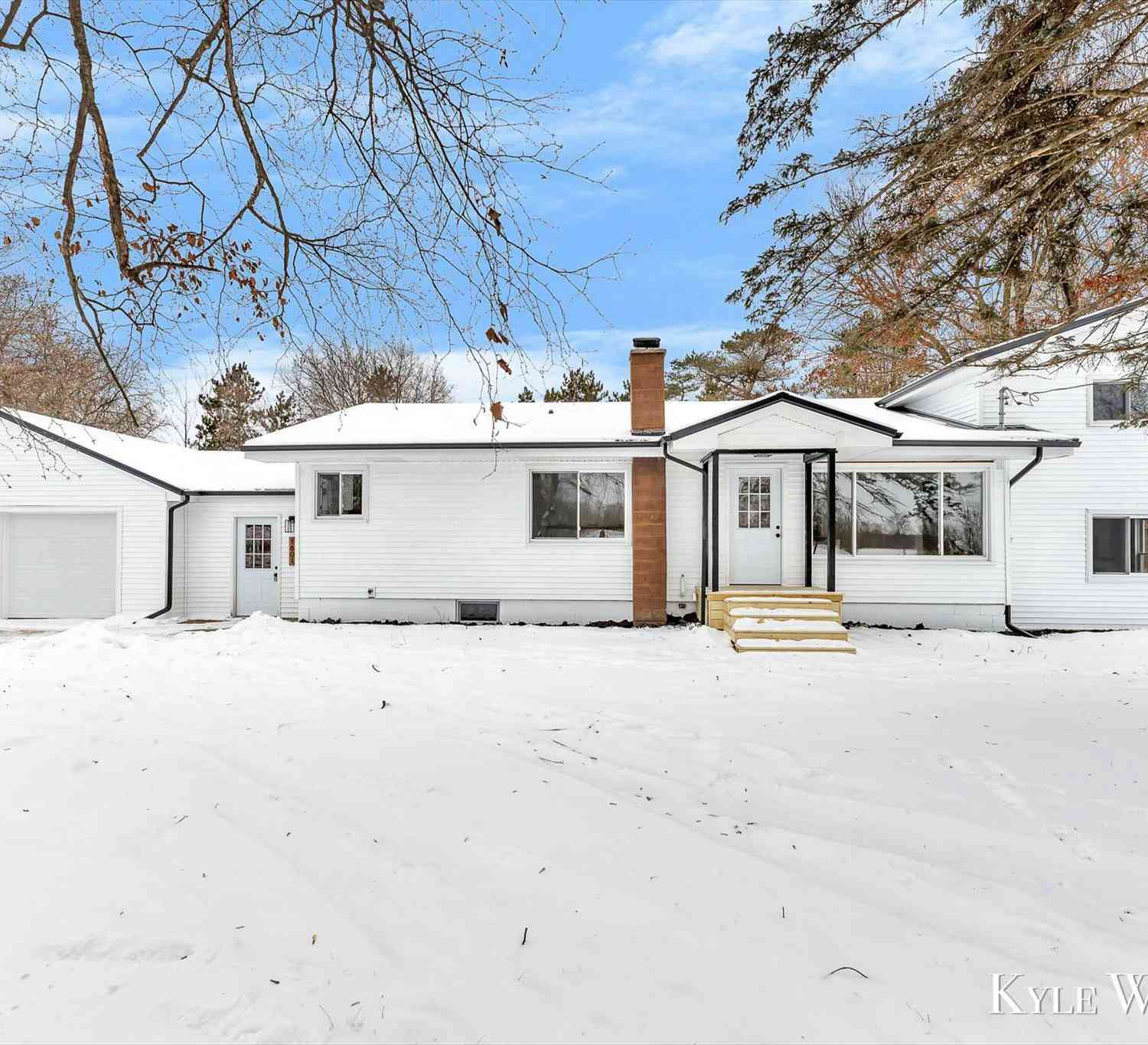 Homes For Sale - 1601 E Condensery Road<br/> Montcalm County, Sheridan, MI 48884
