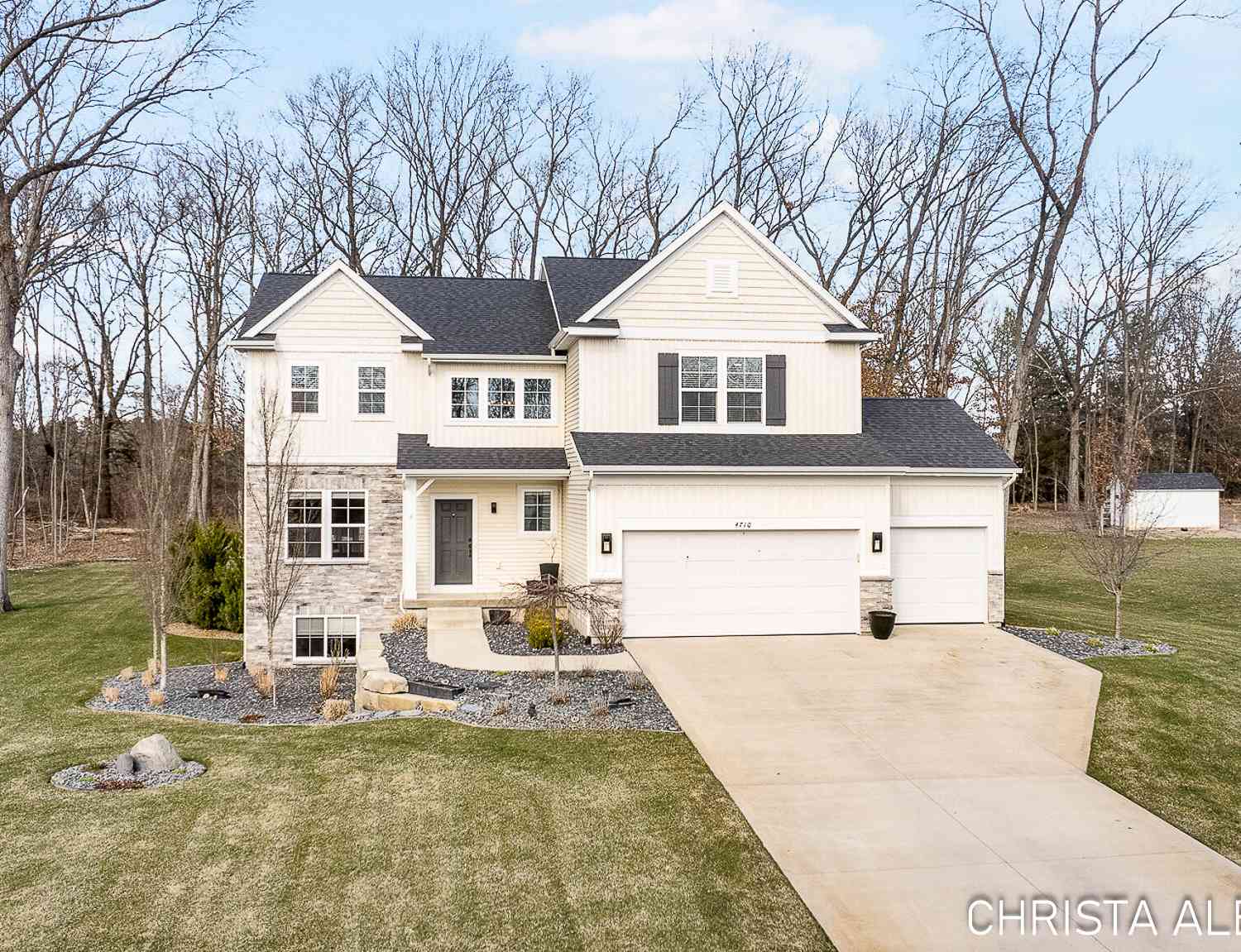 Homes For Sale - 4710 Harbor View Drive<br/> Grand Rapids, MI 49512