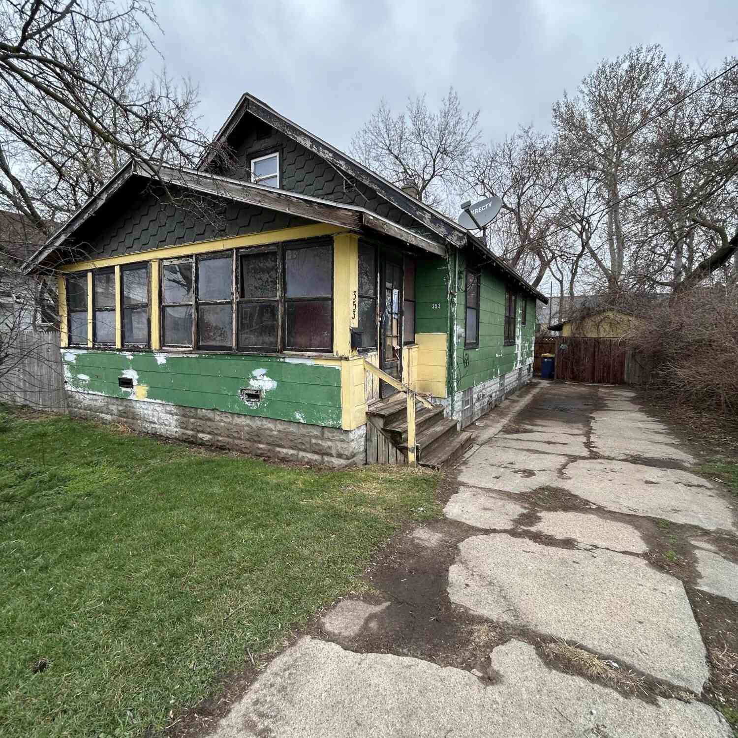 Homes For Sale - 353 Fox Street<br/> Grand Rapids, MI 49507