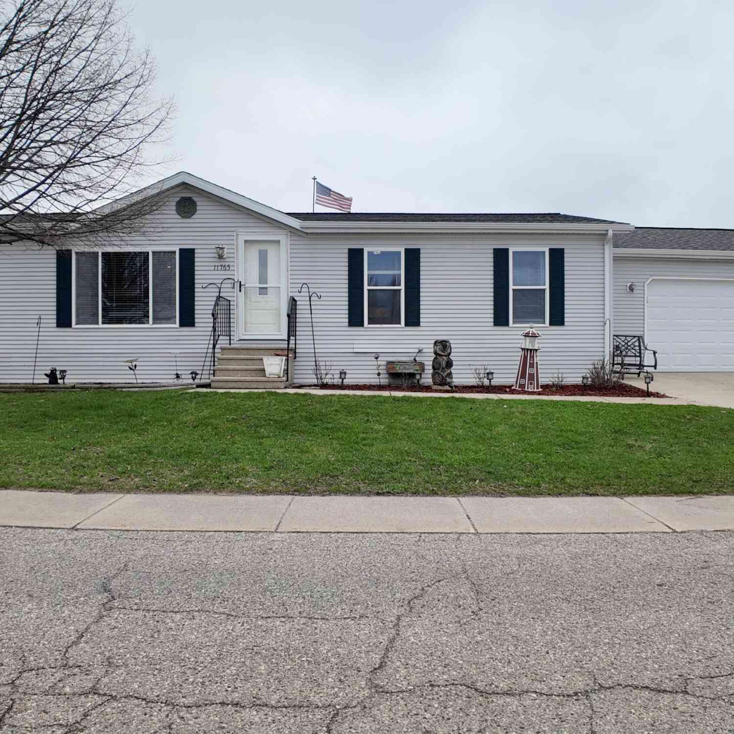 Condo For Sale - 11765 Waverly Harbor<br/> Ottawa County, Holland, MI 49424