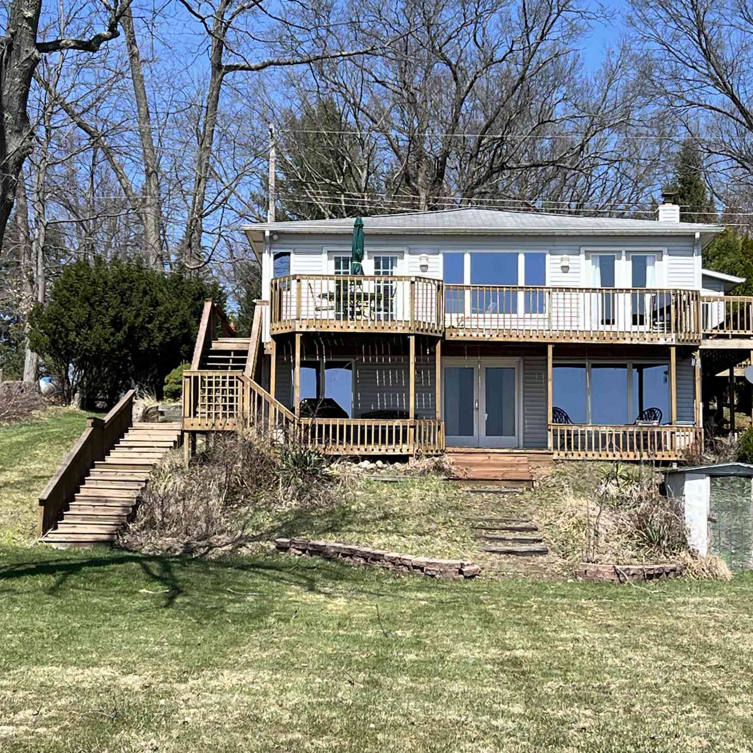 Homes For Sale - 4923 Lakefront Drive<br/> Delton, MI 49046