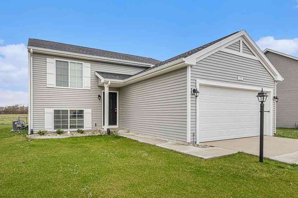 Homes For Sale - 7262 Brighton Lane<br/> Caledonia, MI 49316