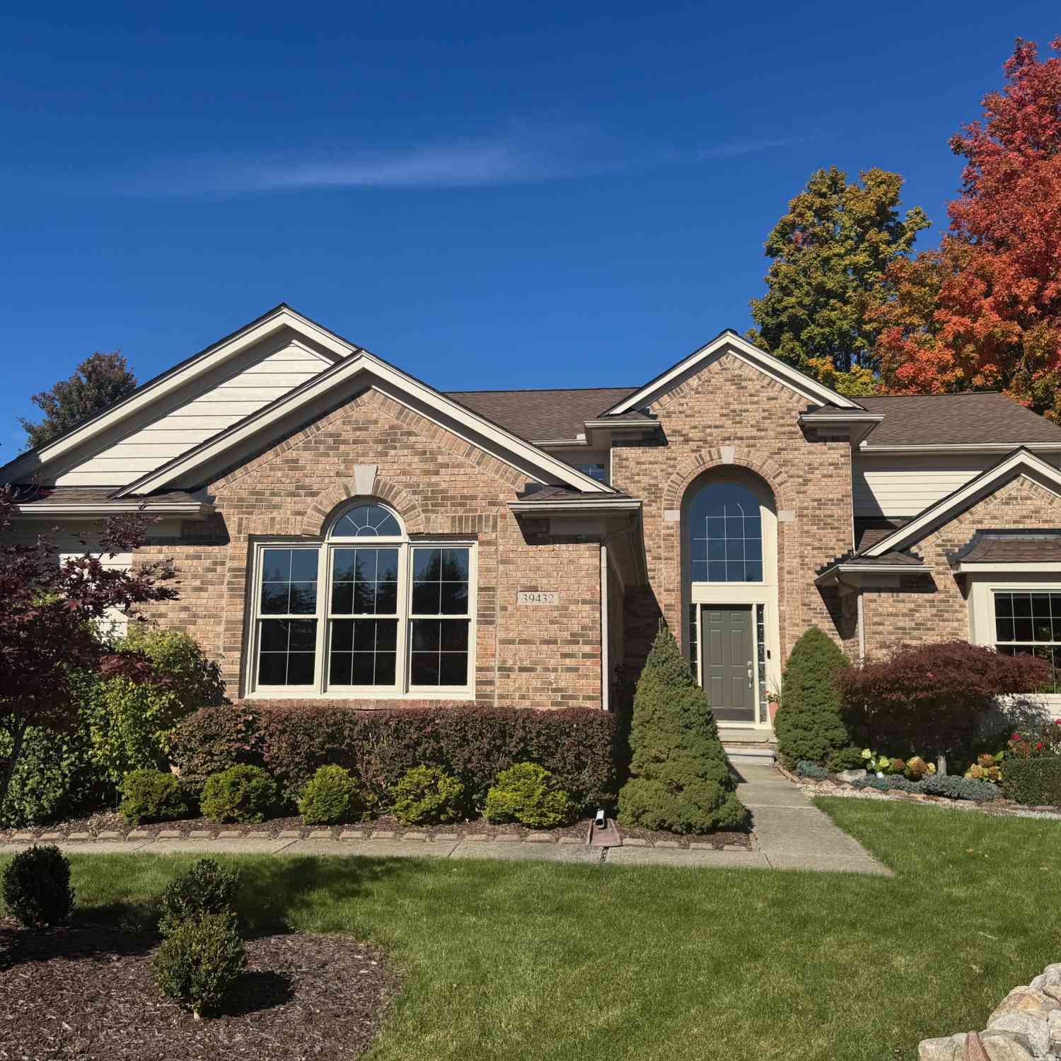 Homes For Sale - 39432 Northwind Court<br/> Northville, MI 48167