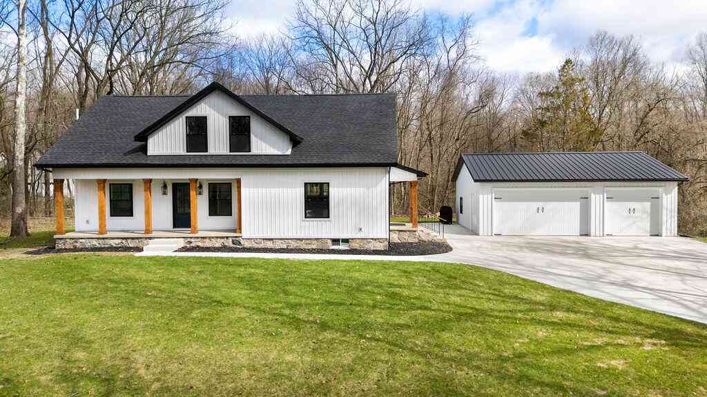 Homes For Sale - 1411 Harrah Road<br/> Niles, MI 49120
