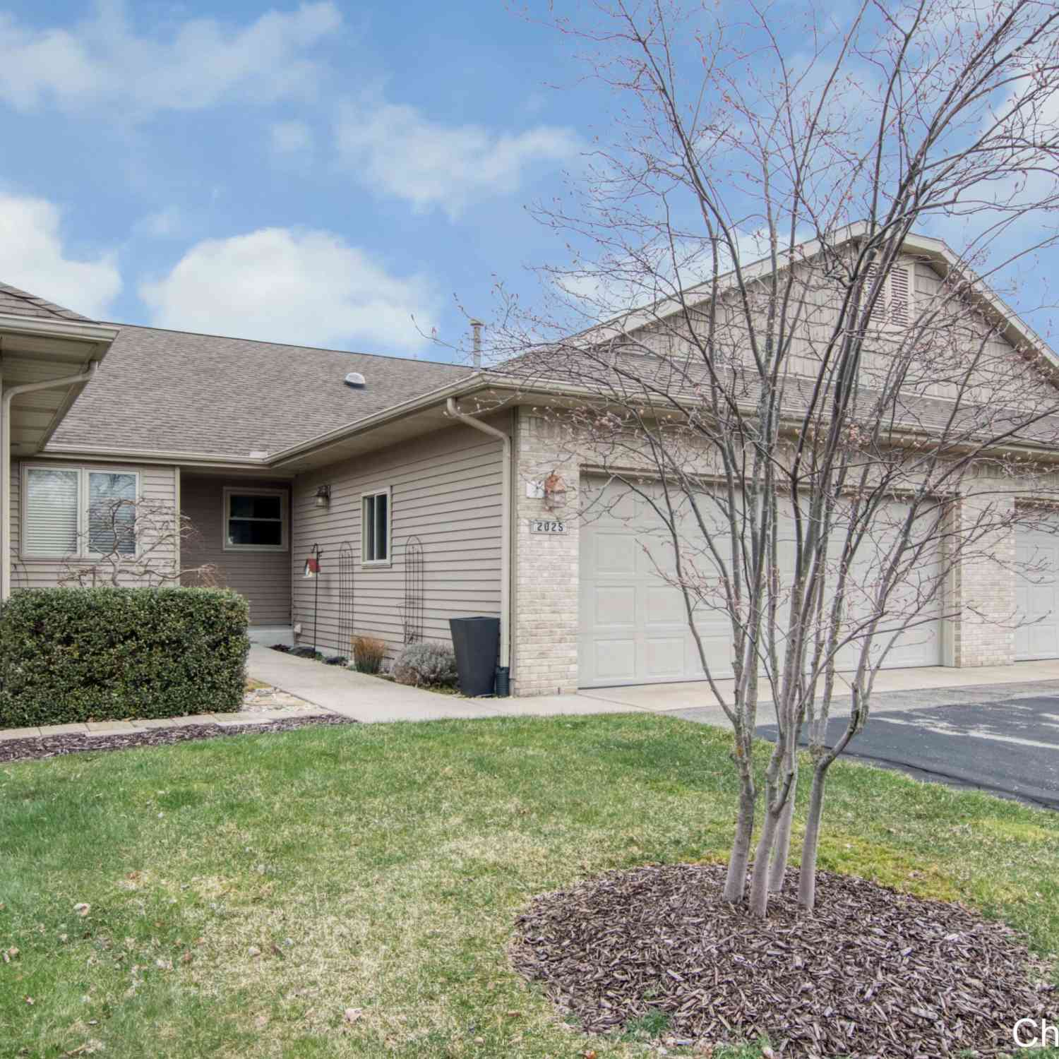 Condo For Sale - 2025 Morning Dew Drive<br/> Byron Center, MI 49315